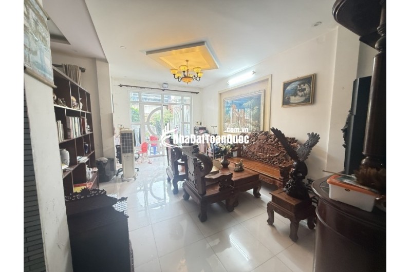 Bán Biệt Thự Mặt Tiền Linh Đông Thủ Đức -243m2 ngang 7m  - Vừa Ở Vừa Kinh Doanh - 36 Tỷ