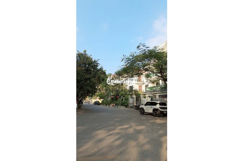 Bán nhà phân lô Bộ Quốc Phòng Thạch Bàn 96m2, MT 7.7m, vỉa hè, 17.8 tỷ 0372311369