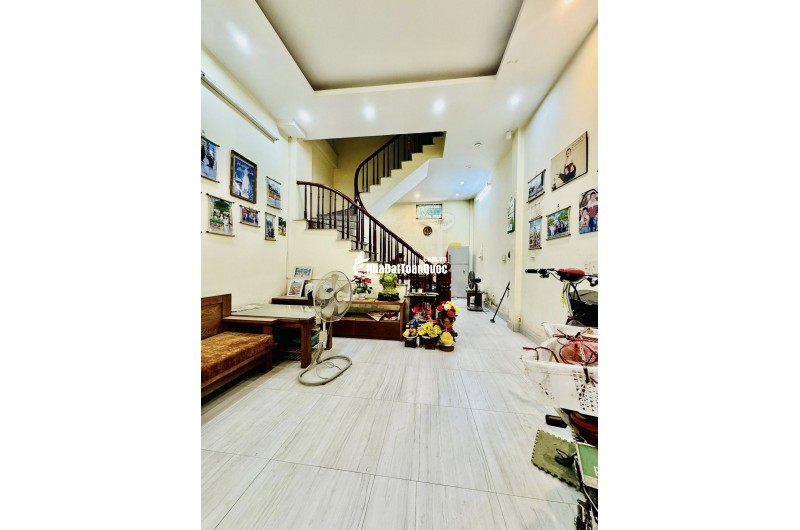 Bán nhà 5 tầng ngõ 145 phố Quan Nhân, Hà Nội