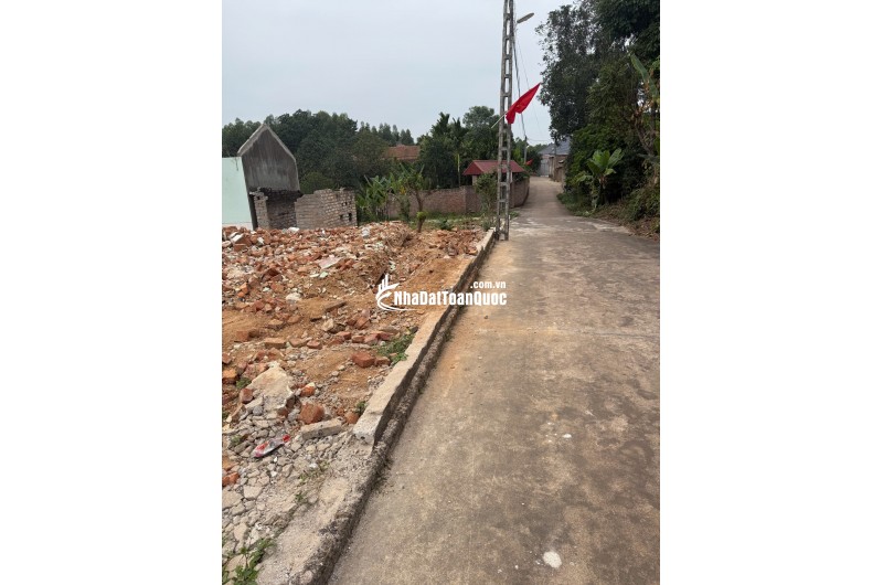 Bán Lô đất 1270m2, Mặt Tiền 45m. Tại Nhã Nam, Tân Yên,Bắc Giang. giá 2,8 tỷ