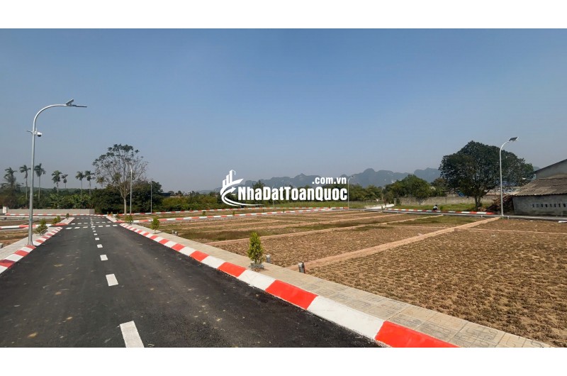 KHÔNG ỒN ÀO – NHƯNG NGƯỜI BIẾT ĐÃ ÂM THẦM XUỐNG TIỀN