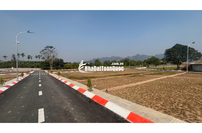 KHÔNG ỒN ÀO – NHƯNG NGƯỜI BIẾT ĐÃ ÂM THẦM XUỐNG TIỀN