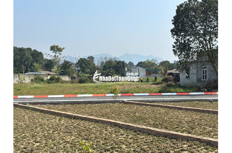 KHÔNG ỒN ÀO – NHƯNG NGƯỜI BIẾT ĐÃ ÂM THẦM XUỐNG TIỀN