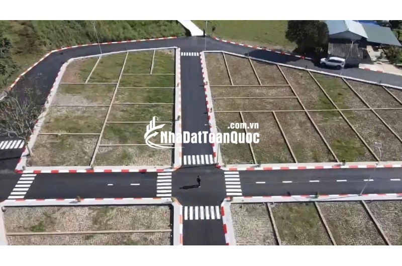 KHÔNG ỒN ÀO – NHƯNG NGƯỜI BIẾT ĐÃ ÂM THẦM XUỐNG TIỀN