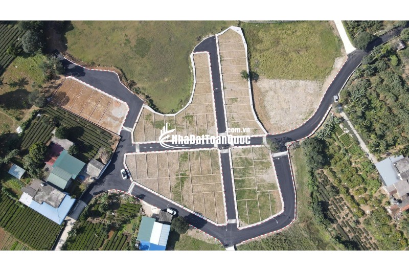 KHÔNG ỒN ÀO – NHƯNG NGƯỜI BIẾT ĐÃ ÂM THẦM XUỐNG TIỀN