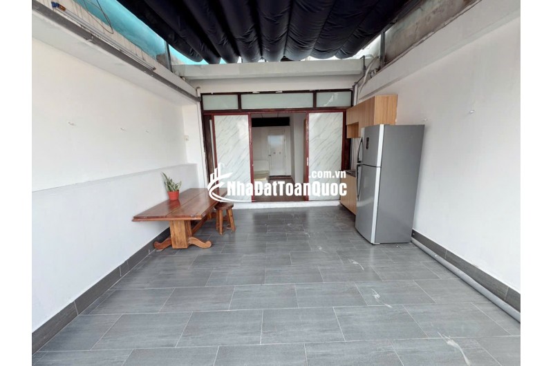 CHO THUÊ CHDV NGAY TRUNG TÂM QUẬN 1 ĐẦY ĐỦ TIỆN ÍCH, Ở NGAY. LH:0355640978