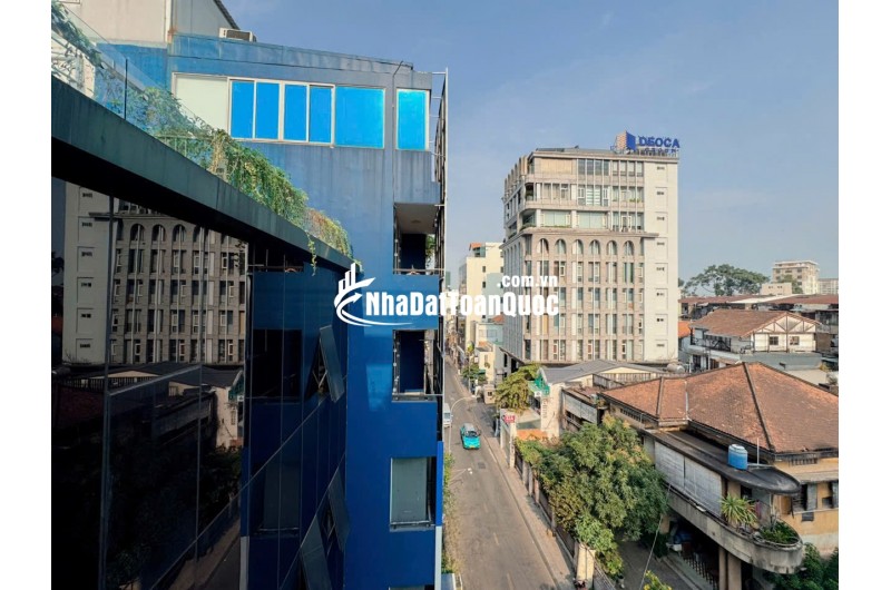 CHO THUÊ CHDV NGAY TRUNG TÂM QUẬN 1 ĐẦY ĐỦ TIỆN ÍCH, Ở NGAY. LH:0355640978