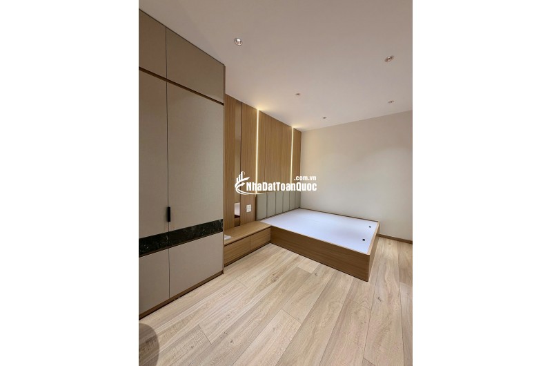 Bán nhà đẹp 35m2 gần NGỌC LÂM, LONG BIÊN, 4 TẦNG – Ở NGAY giá chỉ 6.x tỉ