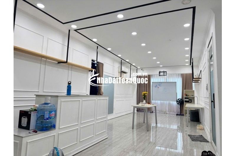 CHO THUÊ MĂT BẰNG NGAY TRUNG TÂM QUẬN 1 LÀM SHOP CTY...17TR/TH/65M2. LH:0903649102