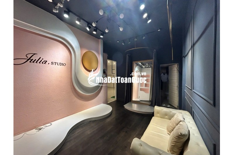 CHO THUÊ MĂT BẰNG NGAY TRUNG TÂM QUẬN 1 LÀM SHOP CTY...17TR/TH/65M2. LH:0903649102