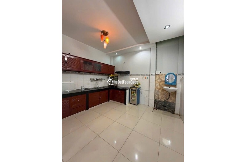 HÀNG MỚI – NHÀ ĐẸP NGAY NGÃ TƯ 4 XÃ – HẺM XE HƠI 6M – GIÁ CHỈ HƠN 4XX. LH:0353671440.