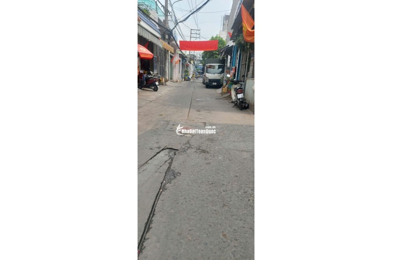 HÀNG MỚI – NHÀ ĐẸP NGAY NGÃ TƯ 4 XÃ – HẺM XE HƠI 6M – GIÁ CHỈ HƠN 4XX. LH:0353671440.