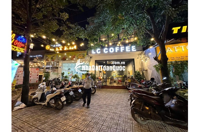 Cho thuê nhà mặt tiền vị trí đẹp,  thuận tiện kinh doanh hoặc làm văn phòng công ty tại trung tâm khu vực Thủ Đức