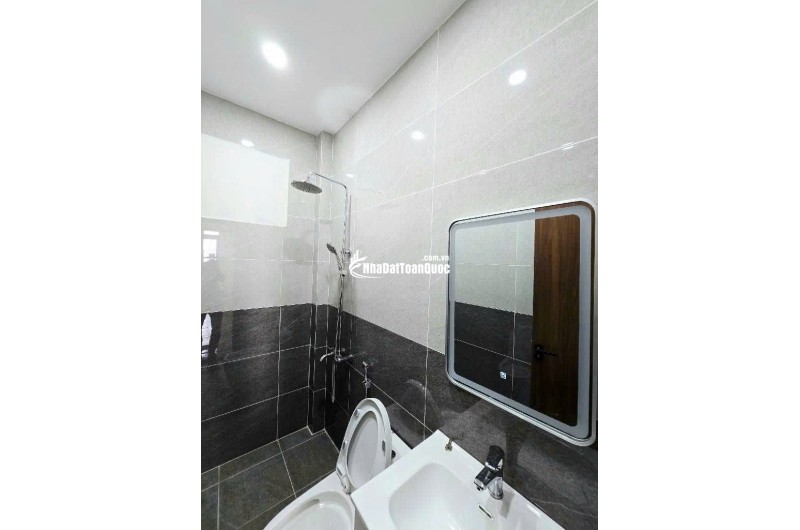 BÁN NHÀ TẠI LÃ XUÂN OAI, LONG TRƯỜNG, QUẬN 9 , 50M2 SHR CHỈ 6.9 TỶ. LH:0332456604( NGỌC )