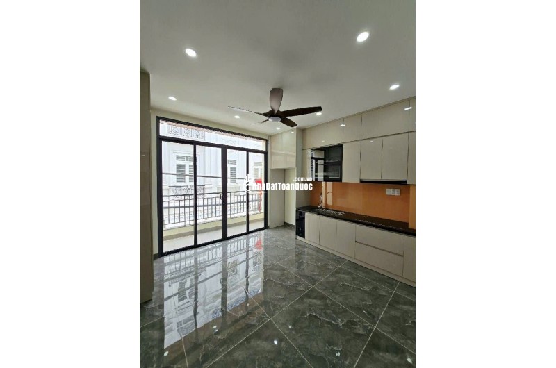 BÁN NHÀ TẠI LÃ XUÂN OAI, LONG TRƯỜNG, QUẬN 9 , 50M2 SHR CHỈ 6.9 TỶ. LH:0332456604( NGỌC )