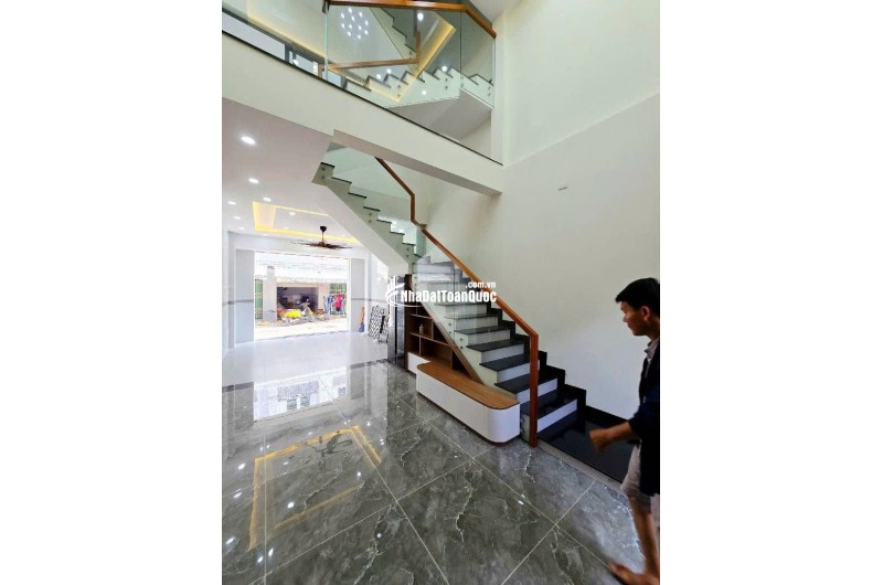 BÁN NHÀ TẠI LÃ XUÂN OAI, LONG TRƯỜNG, QUẬN 9 , 50M2 SHR CHỈ 6.9 TỶ. LH:0332456604( NGỌC )