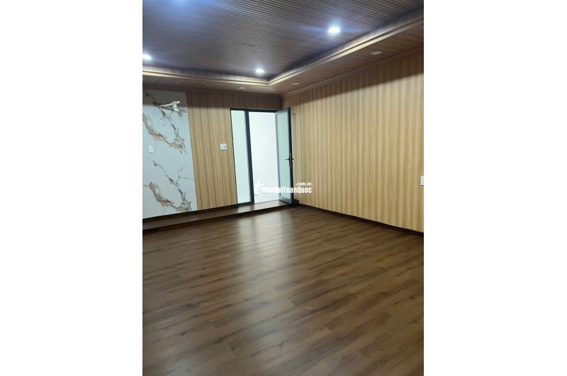 TÔI CẦN BÁN CĂN NHÀ HẺM XE HƠI 60/76 ĐƯỜNG LÝ CHÍNH THẮNG P8Q3. LH:0966775504.