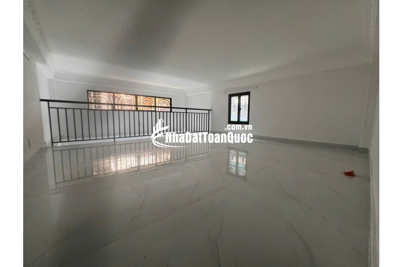 TÔI CẦN BÁN CĂN NHÀ HẺM XE HƠI 60/76 ĐƯỜNG LÝ CHÍNH THẮNG P8Q3. LH:0966775504.