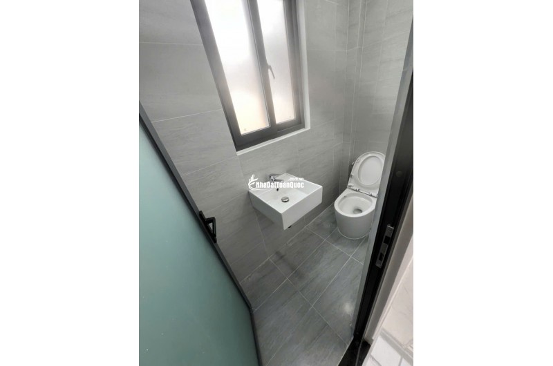 TÔI CẦN BÁN CĂN NHÀ HẺM XE HƠI 60/76 ĐƯỜNG LÝ CHÍNH THẮNG P8Q3. LH:0966775504.