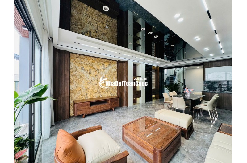 Khuôn tiền 13 tỷ - Nhà Mới Thang Máy Phố Sài Đồng 
50M2- 7 TẦNG THANG MÁY- Ô TÔ TRÁNH