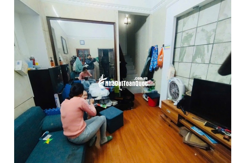 Bán nhà trong ngõ Tôn Đức Thắng 22/26m2 5 tầng Hơn 6 Tỷ Lô góc Đẹp toàn diện Tiện ích đa dạng