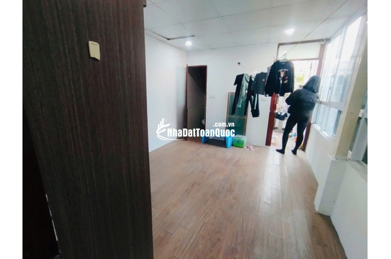 Bán nhà trong ngõ Tôn Đức Thắng 22/26m2 5 tầng Hơn 6 Tỷ Lô góc Đẹp toàn diện Tiện ích đa dạng