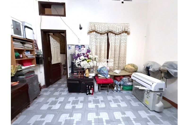 BÁN NHÀ HÀNG SIÊU ĐẸP 10M RA MẶT PHỐ - OTO ĐỖ CỬA - NHÀ DÂN XÂY KIÊN CỐ - NGÕ THÔNG TỨ TUNG - SỔ VUÔNG NỞ HẬU