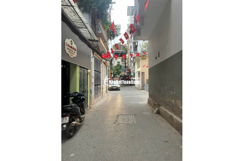 BÁN TOÀ CĂN HỘ DỊCH VỤ ĐÊ LA THÀNH 58m2 MẶT TIỀN 4,6m 6 TẦNG HƠN 12 TỶ THANG MÁY MỚI KÍNH KOONG – SẴN DÒNG TIỀN