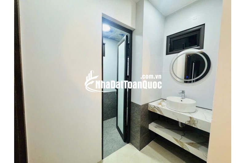 Nhà mới lô góc Phương Canh 5 tầng, MT 4m, vài bước ô tô, chỉ 6 tỷ.