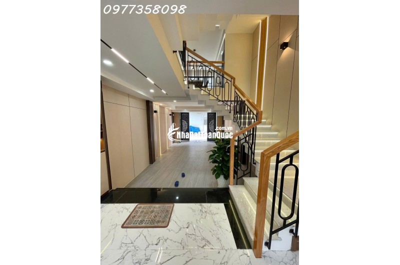NHÀ ĐẸP HIẾM NGÃ TƯ GA – SÁT GÒ VẤP