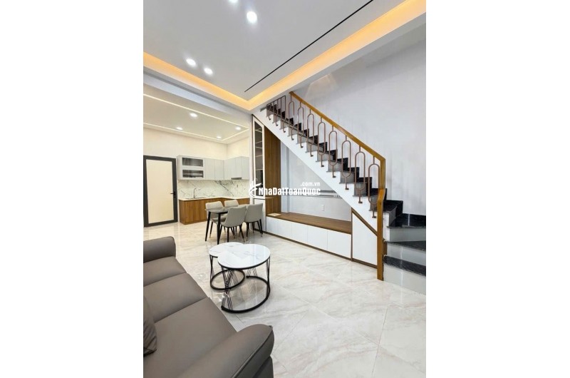 BÁN NHÀ TRƯƠNG PHƯỚC PHAN -BÌNH TÂN - GIÁP TÂN PHÚ LH:0908408385.