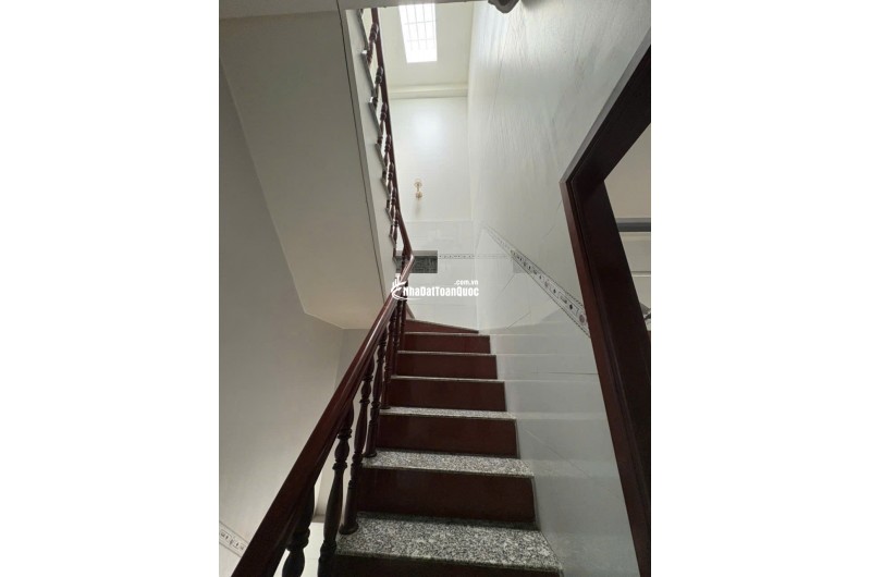 BÁN NHÀ MẶT TIỀN LÝ THÁI TỔ NỐI DÀI – TRUNG TÂM LONG XUYÊN – 41,2M2 – 6TỶXX. LH:0939073155.