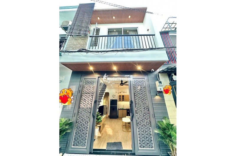 BÁN NHÀ TÂN KỲ TÂN QUÝ. DT (4X9). SẴN SHR. CHỈ 5.5 TỶ. LH:0905029420.
