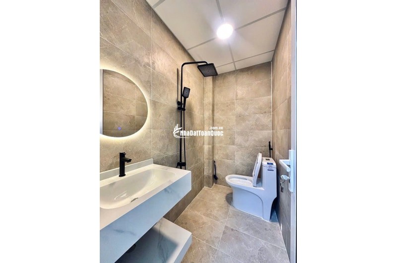 BÁN NHÀ TÂN KỲ TÂN QUÝ. DT (4X9). SẴN SHR. CHỈ 5.5 TỶ. LH:0905029420.