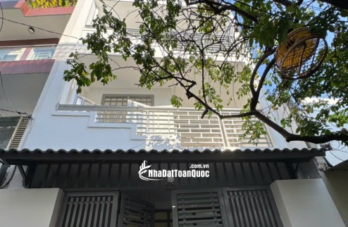 Bán nhà 1 trệt 2 lầu trống suốt mới 100%, hẻm 94// Phú Thọ Hoà Tân Phú