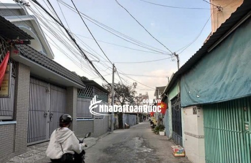 Bán nhà xây mới trang bị full nội thất 100% vào ở ngay, gần Tô Ký Q12