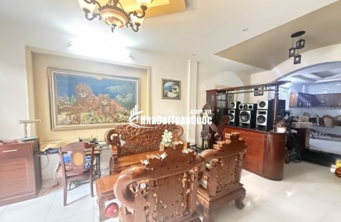 Bán Biệt Thự Mặt Tiền Linh Đông Thủ Đức -243m2 ngang 7m  - Vừa Ở Vừa Kinh Doanh - 36 Tỷ