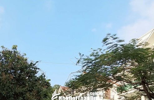 Bán nhà phân lô Bộ Quốc Phòng Thạch Bàn 96m2, MT 7.7m, vỉa hè, 17.8 tỷ 0372311369