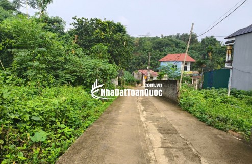 Nhỉnh 2 tỷ nhỏ có ngay vị trí trung tâm, gần ủy ban, chợ, trường học