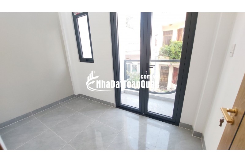 NHÀ ĐẸP HẺM XE HƠI RẠCH ÂU DƯƠNG LÂN – Q8 – 3.3/3.9M x10M – 3 TẦNG – GIÁ 6.8 TỶ