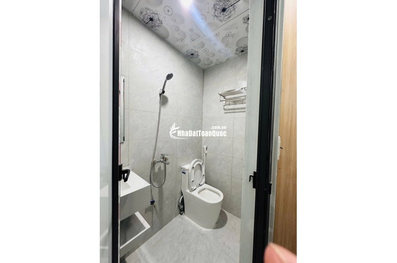 Bán CHDV Quan Nhân gần ôtô, 110m2 - 7T - thang máy, full nội thất mới xịn xò, doanh thu 1.8 tỷ/năm, giá 26.9 tỷ