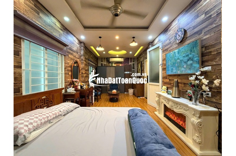 CẦN BÁN GẤP - NHÀ ĐẸP - TRUNG TÂM ĐỐNG ĐA - GẦN PHỐ