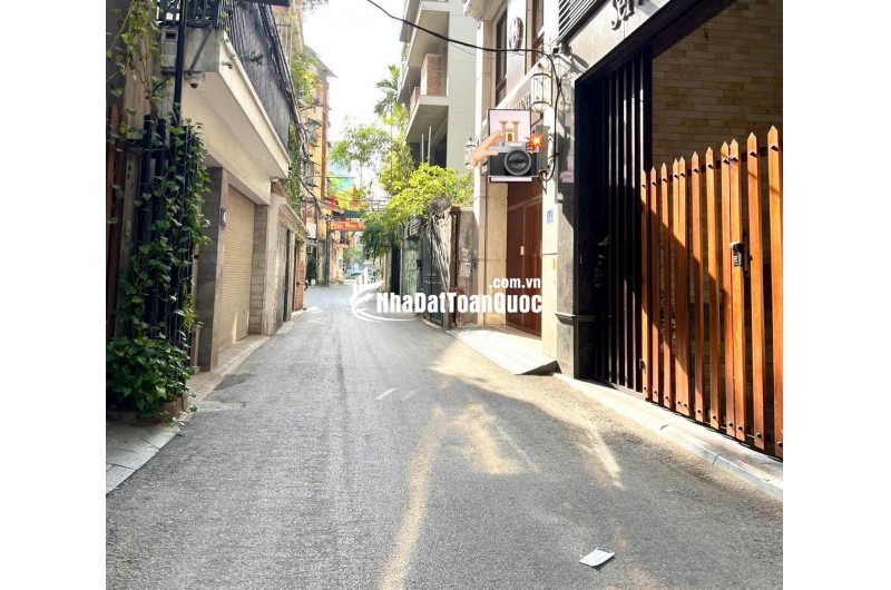 THẠCH BÀN – NHÀ DÂN XÂY 42M2 × 5 TẦNG – Ô TÔ ĐỖ CỬA – NHỈNH 8 TỶ