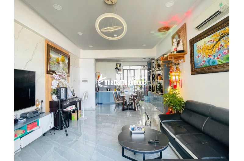 Bán căn hộ 3PN 98m2 tại Lý Thường Kiệt Q11, Tầng 8 Full nội thất