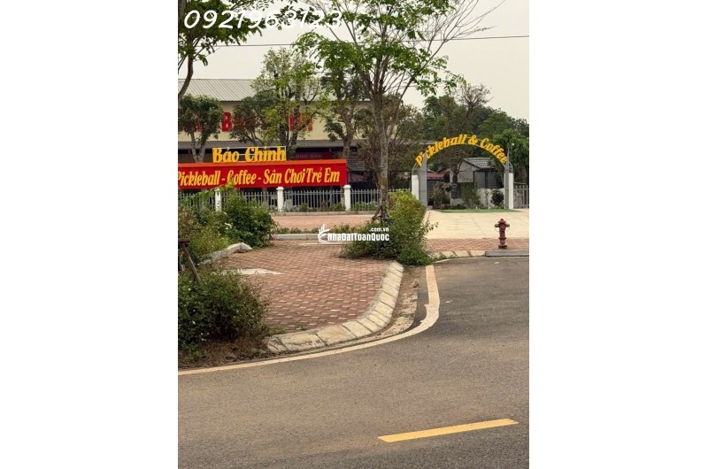 Bán gấp lô đất 100m2 gần Metro số 5, khu vực trung tâm Hòa Lạc. Phù hợp xây trọ, đầu tư sinh lời, kết nối Metro 5 – Quốc Lộ 21. Liên hệ xem đất ngay.