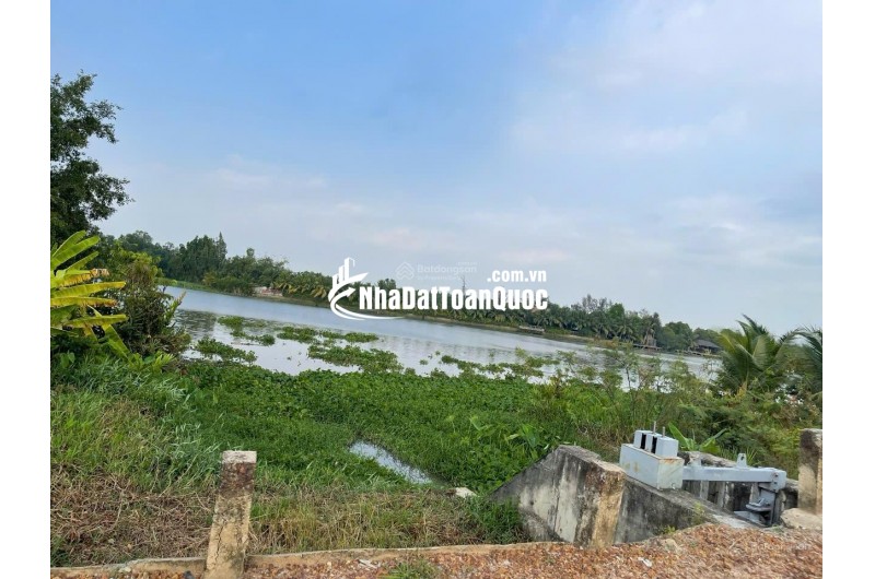 - BÁN đất Vừa MT sông SG  và MT rạch rất đẹp thoáng mát  thuộc Xã Trung An, Chủ Chi.