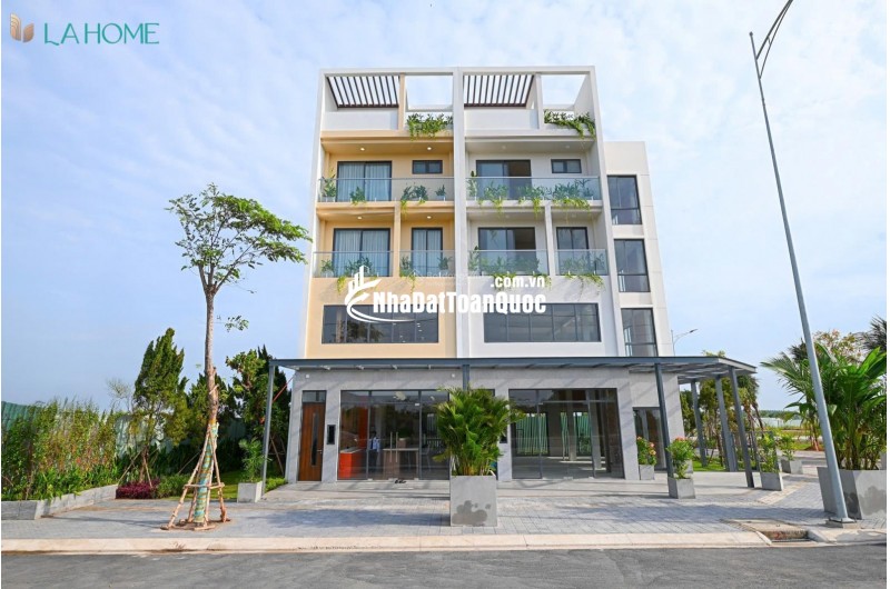BÁN NHANH nhà phố sân vườn cách TP HCM 5p chỉ 4x triệu/m2  giá đẹp nhà đẹp