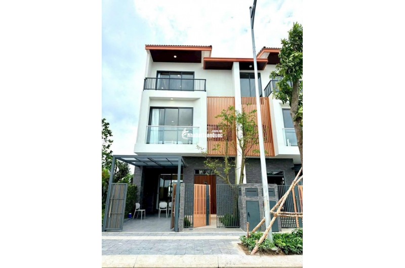 BÁN NHANH nhà phố sân vườn cách TP HCM 5p chỉ 4x triệu/m2  giá đẹp nhà đẹp