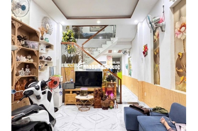 Bán nhà kiệt Nguyễn Công Hoan 52m2 giá 3.6 tỷ gần bến xe