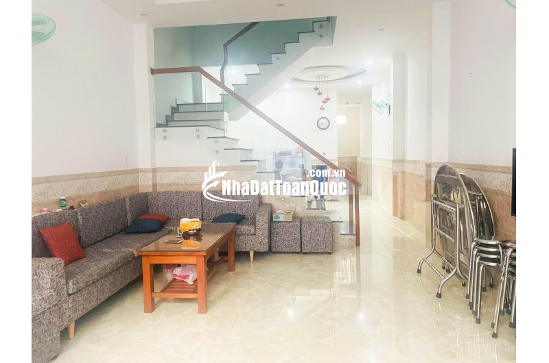 NHÀ 2 TẦNG 85M²,CHỈ CÁCH 2 CĂN RA MẶT TIỀN NGUYỄN PHƯỚC NGUYÊN,NGANG 4.75M,3PN,SÁT CHỢ,BÊN CÔNG VIÊN